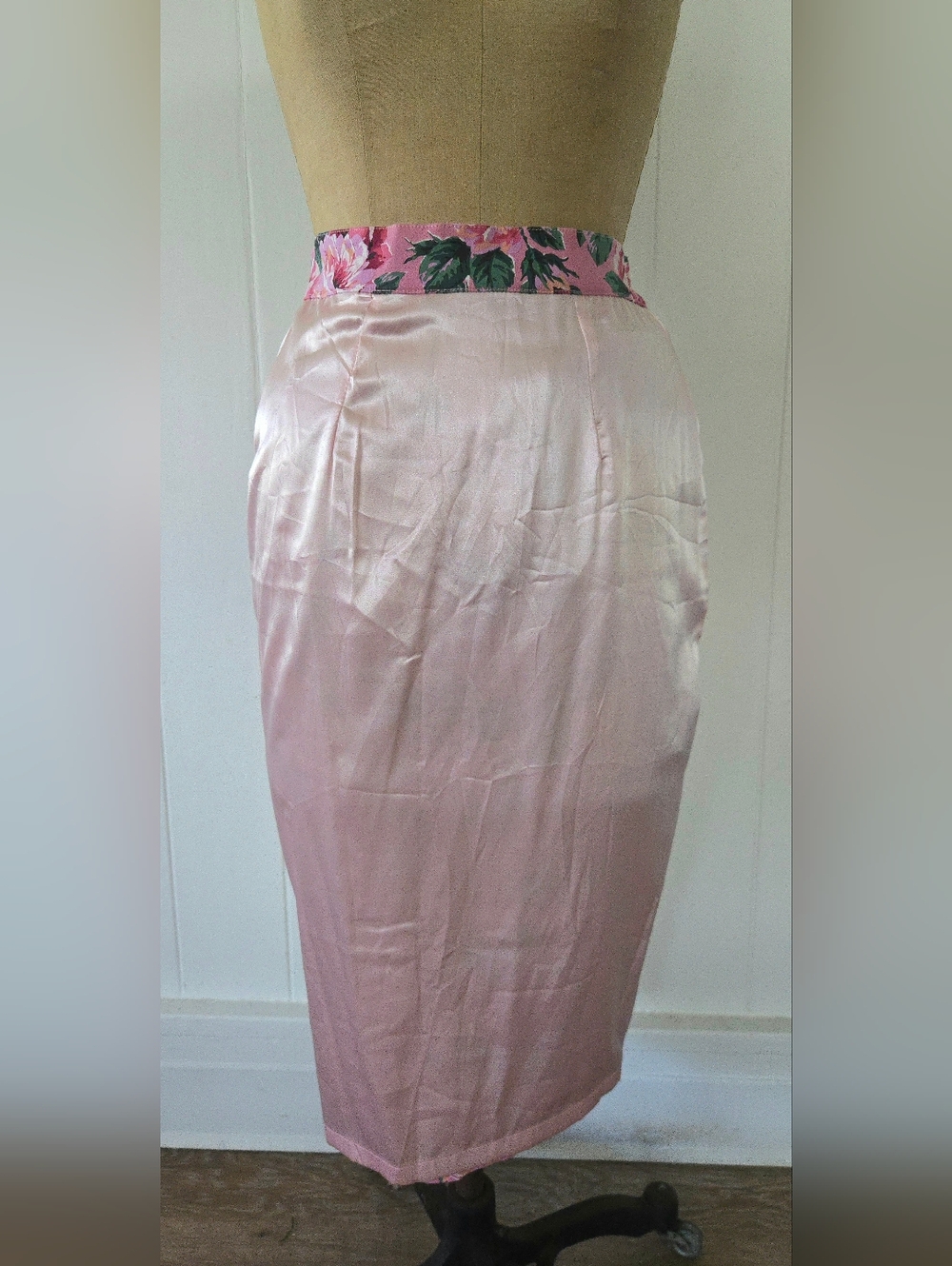 Vixen by Micheline Pitt Vintage Roses Pencil Skirt Medium - Picture 6 of 10